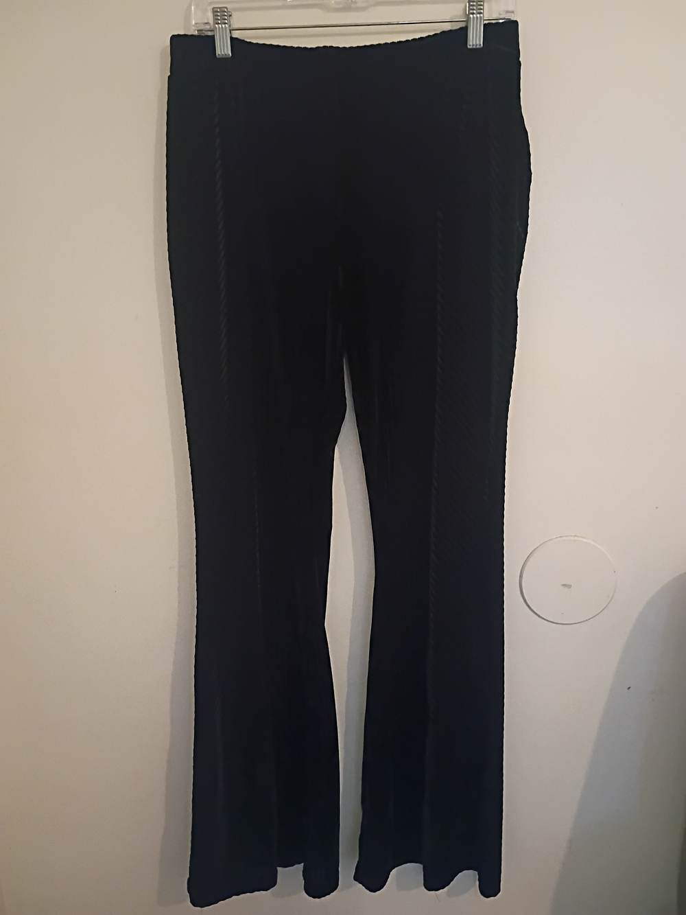 & merci Women's Black Flare Velour Pull-On Pants Sz L
